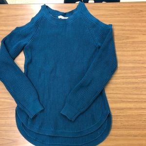 White House Black Market ribbed old shoulder sweater.